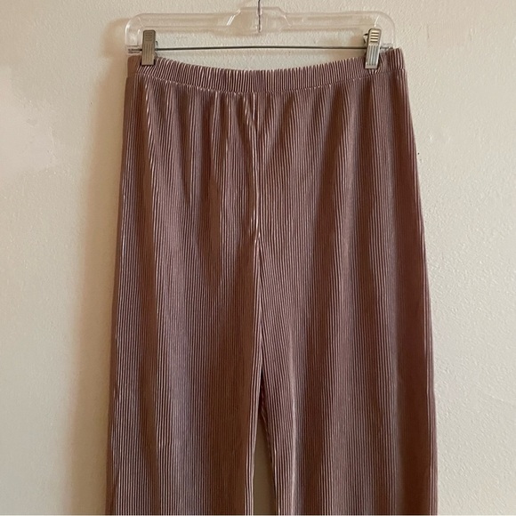 Ro&De wide leg metallic sheen pleated capri pant - Picture 2 of 8